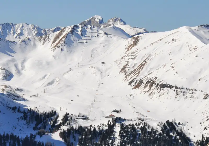 Val di Fassa skiing & snowboarding terrain ranges from long pistes, open alpine bowls & adventurous ski routes