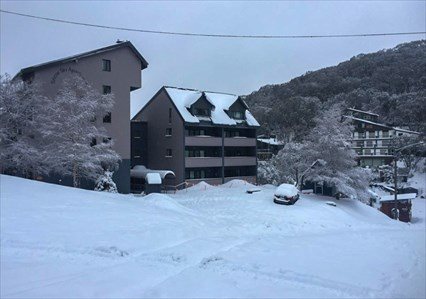 Snow Ski Apartments 11