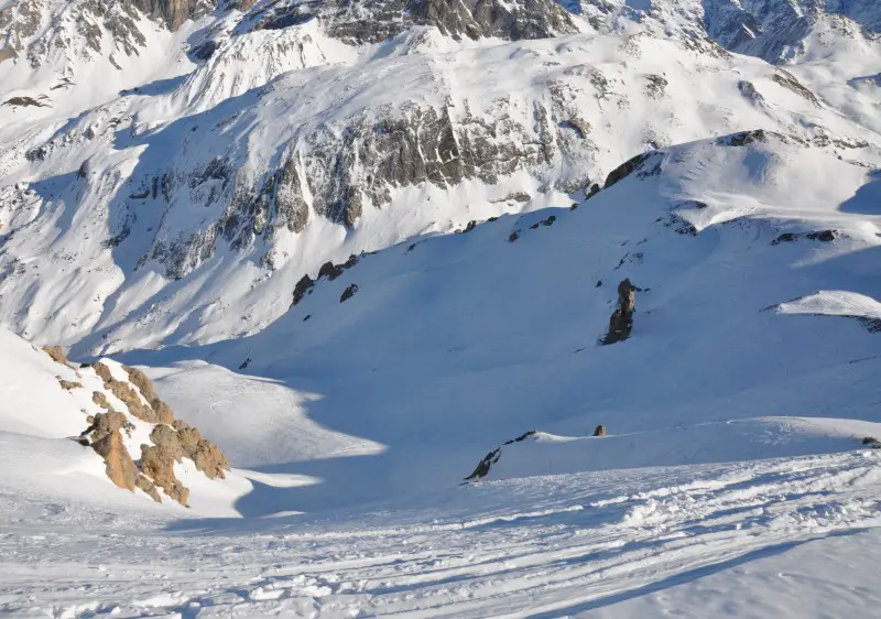 Off Piste Skiing in Courchevel [A Local's Guide] 