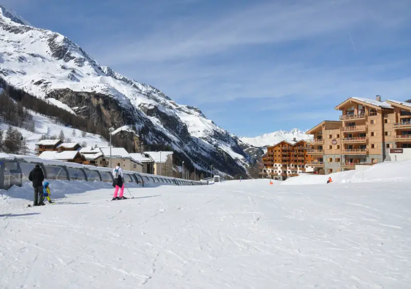 Tignes Skiing & Snowboarding | Ski Lifts, Terrain, Passes, Trail Maps