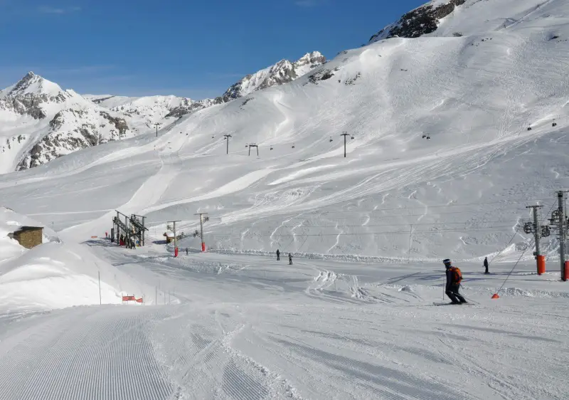 Val d'Isere Skiing & Snowboarding | Ski Lifts, Terrain, Passes & Maps