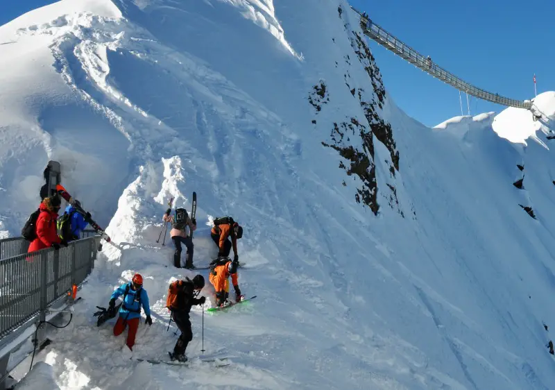 Galcier 3000 Ski & Snowboard Lessons & Guiding | Ski Instructors & Guides
