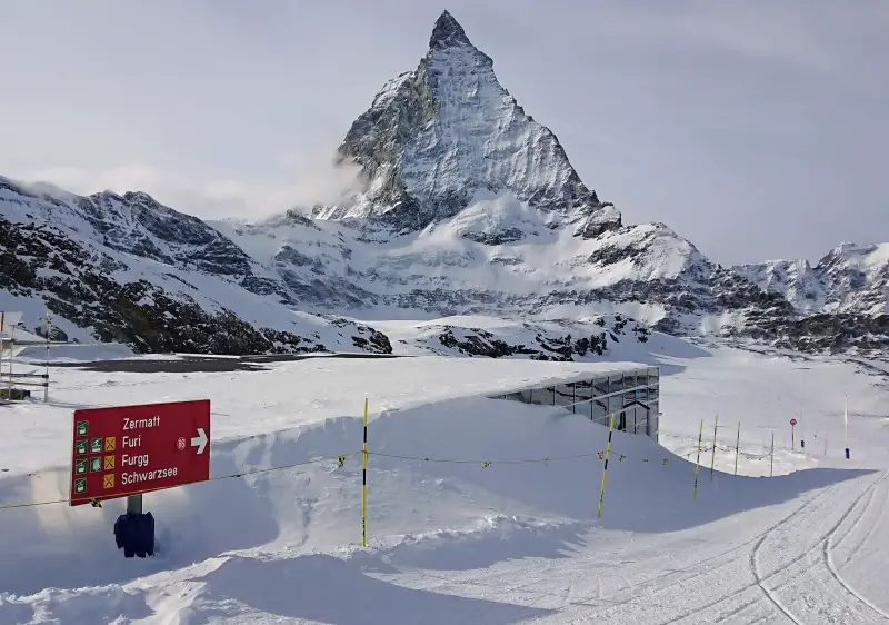 Follow the signs to find your way to Zermatt!