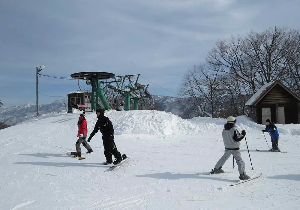 Hakuba Iwatake Ski Resort | Skiing Ratings, Snow